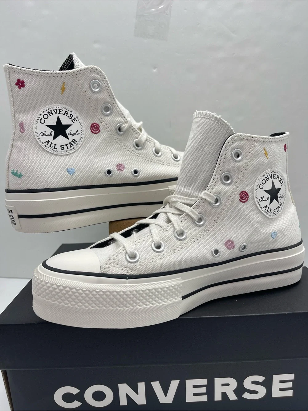 Converse CTAS LIFT HI VINTAGE WHITE/VINTAGE WHITE Platform High Top Embroidery